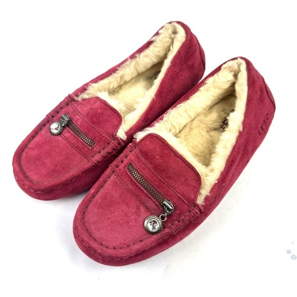 UGG Ansley Charm Slippers 7 Red Berry Shearling Lined Slip On Moccasin Womens - Picture 2 of 8